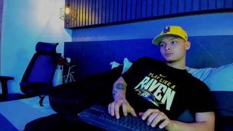 zeus online show from 01/31/25, 03:30