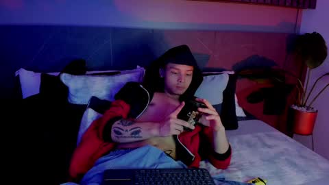 zeus online show from 02/01/25, 02:37