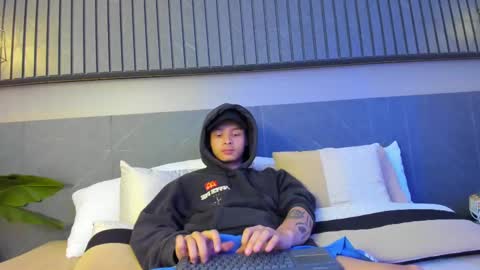 zeus online show from 02/18/25, 03:53