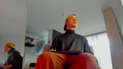 zeus online show from 10/04/25, 07:56