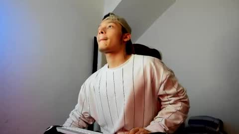 zeus online show from 10/22/25, 05:52