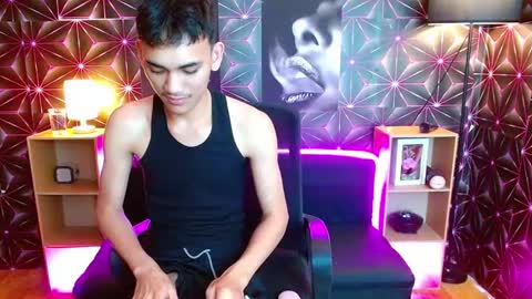 zavier skinny asian online show from 02/05/25, 08:46