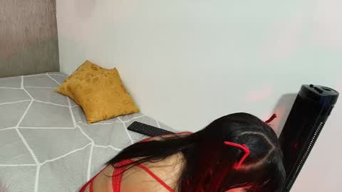 ZHAMIRA  ANDRES online show from 01/26/25, 04:20