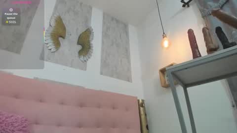 ZHAMIRA  ANDRES online show from 10/03/25, 09:01