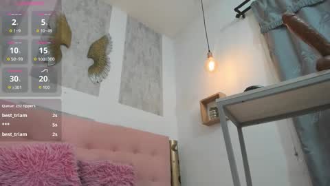 ZHAMIRA  ANDRES online show from 10/08/25, 11:02