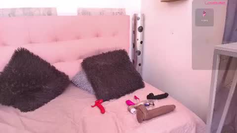 ZHAMIRA  ANDRES online show from 06/20/26, 08:44