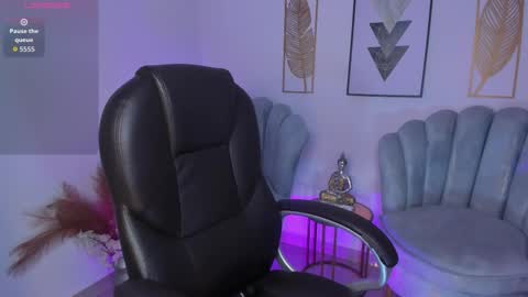 Snapshot of zharaa_fox chatting on 03/08/26, 02:04 Zhara online show from 03/08/26, 02:04