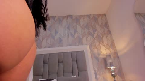Snapshot of zharia_lux25 chatting on 06/06/26, 11:37 zharia_lux25 online show from 06/06/26, 11:37
