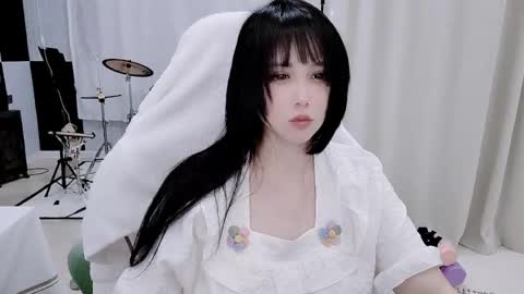Snapshot of zhen0 chatting on 05/19/26, 02:51 zhen online show from 05/19/26, 02:51
