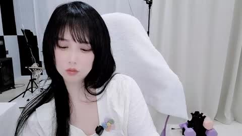 Snapshot of zhen0 chatting on 05/19/26, 02:56 zhen online show from 05/19/26, 02:56