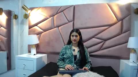 Snapshot of zhilakya chatting on 12/17/25, 11:27 Zhilakya online show from 12/17/25, 11:27