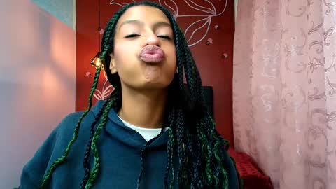 Snapshot of zia_green chatting on 12/27/24, 12:34 Zia Green online show from 12/27/24, 12:34