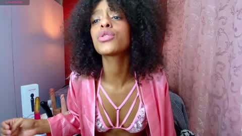 Snapshot of zia_green chatting on 02/25/25, 03:27 Zia Green online show from 02/25/25, 03:27