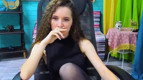 zianichols online show from 02/04/25, 07:11