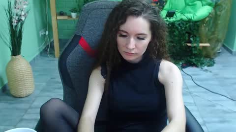 zianichols online show from 02/04/25, 10:13