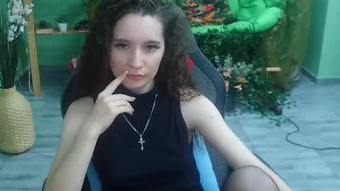 zianichols online show from 02/18/25, 08:36