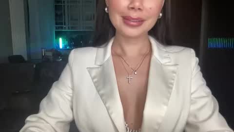 Snapshot of zidya06 chatting on 11/28/25, 06:43 Nensi online show from 11/28/25, 06:43