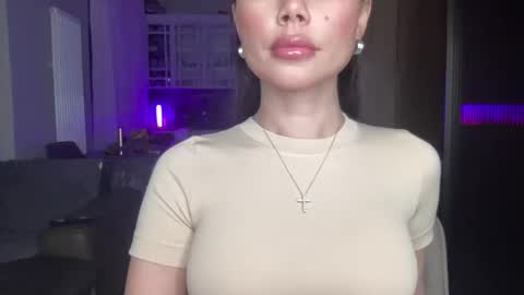 Snapshot of zidya06 chatting on 11/29/25, 06:22 Nensi online show from 11/29/25, 06:22