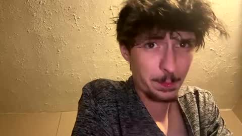 Snapshot of ziggy758084 chatting on 09/23/25, 03:31 ziggy758084 online show from 09/23/25, 03:31