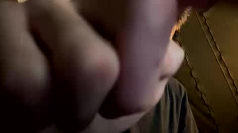 Snapshot of ziggy758084 chatting on 03/19/26, 01:31 ziggy758084 online show from 03/19/26, 01:31