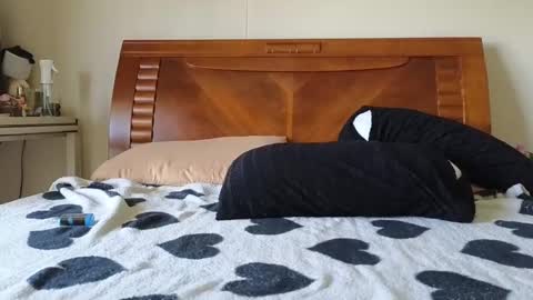 Snapshot of ziggy_rouge chatting on 12/06/24, 03:30 Ziggy ziggy- online show from 12/06/24, 03:30