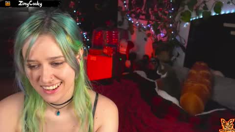 Snapshot of ziny_cosky chatting on 12/21/25, 01:57 Ziny Cosky online show from 12/21/25, 01:57