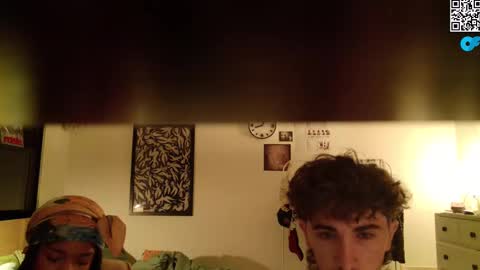 Snapshot of zipdown_ chatting on 11/23/25, 10:42 zipdown online show from 11/23/25, 10:42