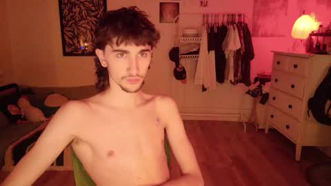 Snapshot of zipdown_ chatting on 03/01/26, 01:40 zipdown online show from 03/01/26, 01:40