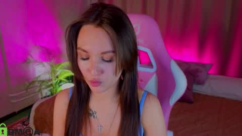 Snapshot of zlata__fox chatting on 10/18/25, 04:41 Zlata Mon Tue Thu Fri Sun Sa GMT 3 0000pm - 0600pm online show from 10/18/25, 04:41