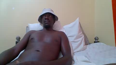 Zlatann2012 online show from 11/16/25, 09:37