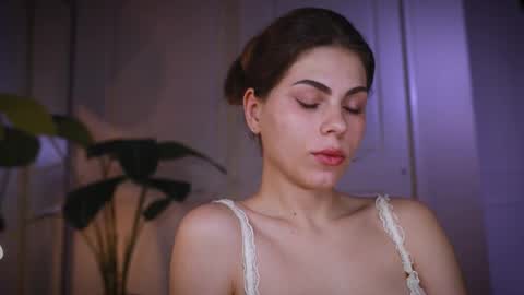 Snapshot of zlicious chatting on 01/09/26, 11:17 Zara Join next live at 5PM EST online show from 01/09/26, 11:17