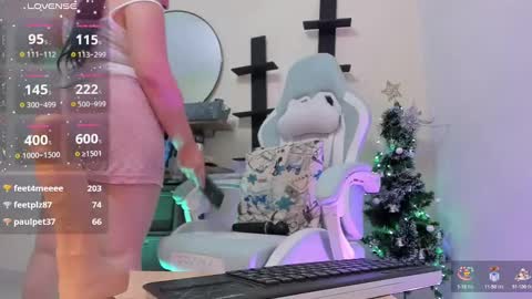 Snapshot of zoe_37 chatting on 12/27/24, 02:36 zoe_37 online show from 12/27/24, 02:36