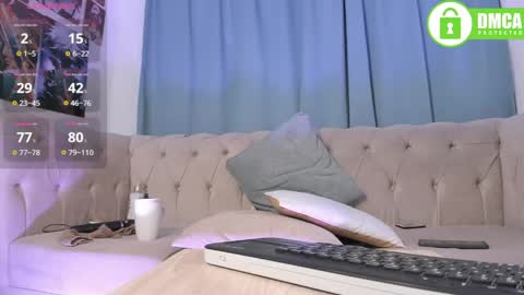zoe_37 online show from 05/10/26, 07:46