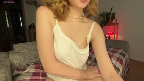 Snapshot of zoe__0 chatting on 07/02/26, 01:39 Zoe online show from 07/02/26, 01:39