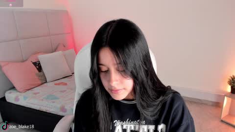 Zoe online show from 01/31/25, 12:17