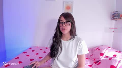 Snapshot of zoe_blake18 chatting on 02/01/26, 08:18 Zoe online show from 02/01/26, 08:18