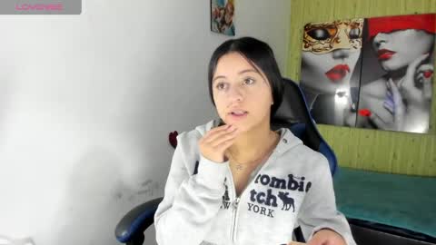 Snapshot of zoe_connor19 chatting on 03/20/26, 08:46 Z O E online show from 03/20/26, 08:46