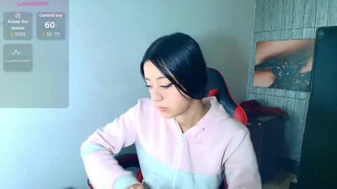 Snapshot of zoe_connor19 chatting on 03/24/26, 08:25 Z O E online show from 03/24/26, 08:25