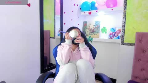 Snapshot of zoe_connor19 chatting on 04/06/26, 09:05 Z O E online show from 04/06/26, 09:05