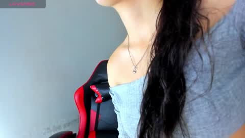 Snapshot of zoe_connor19 chatting on 04/13/26, 08:47 Z O E online show from 04/13/26, 08:47