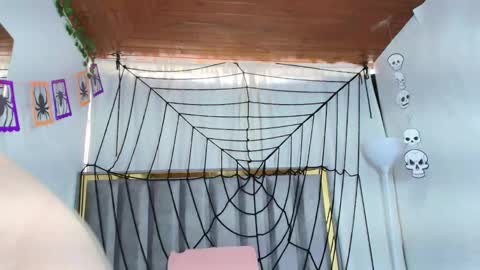 Zoe online show from 10/20/25, 12:27