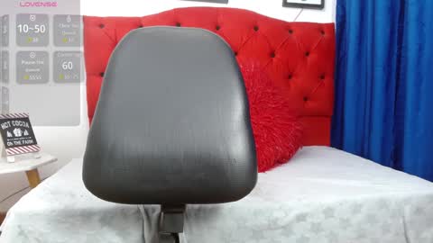 Snapshot of zoe_cutex chatting on 01/29/25, 12:43 Zoe online show from 01/29/25, 12:43