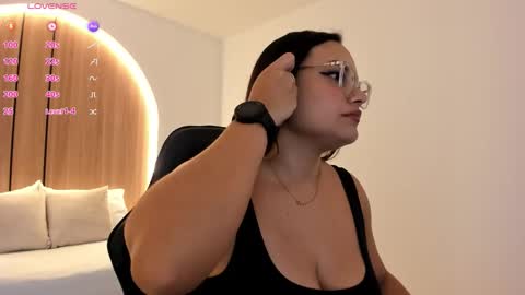 Snapshot of zoe_danae_ chatting on 10/22/25, 12:38 Zoe online show from 10/22/25, 12:38
