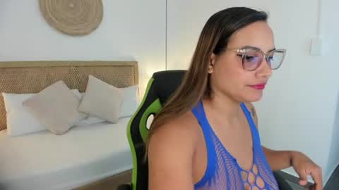 Zoe  online show from 06/17/26, 12:29