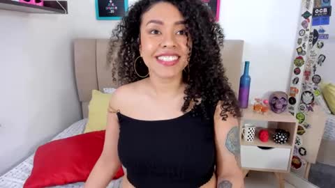 Zoe Gruber online show from 01/24/25, 03:32