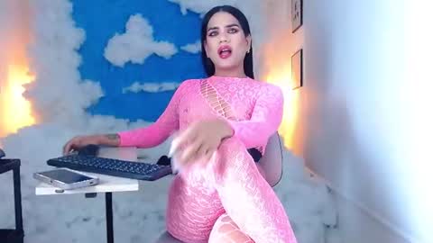 zoe_hecate online show from 06/11/26, 12:43