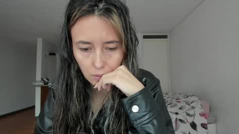 Snapshot of zoe_jeane_beker chatting on 03/30/26, 10:22 ZOE online show from 03/30/26, 10:22