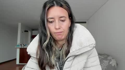 Snapshot of zoe_jeane_beker chatting on 04/03/26, 10:08 ZOE online show from 04/03/26, 10:08