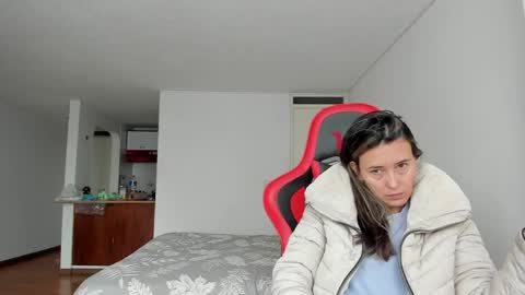 Snapshot of zoe_jeane_beker chatting on 04/05/26, 07:33 ZOE online show from 04/05/26, 07:33