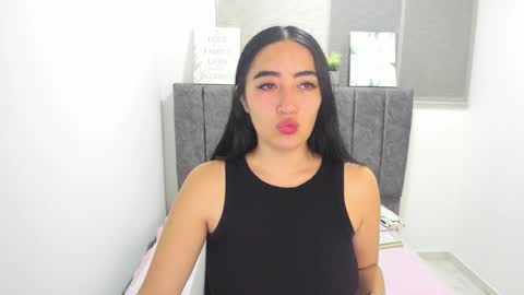 Snapshot of zoe_jones7 chatting on 02/01/25, 03:52 zoe_jones7 online show from 02/01/25, 03:52